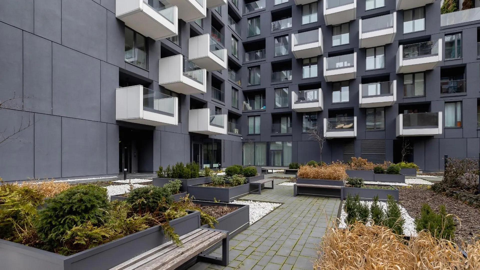 Unique Apartment With Balcony & Parking Zablocie Cracow By Renters Prestige Kraków Polen