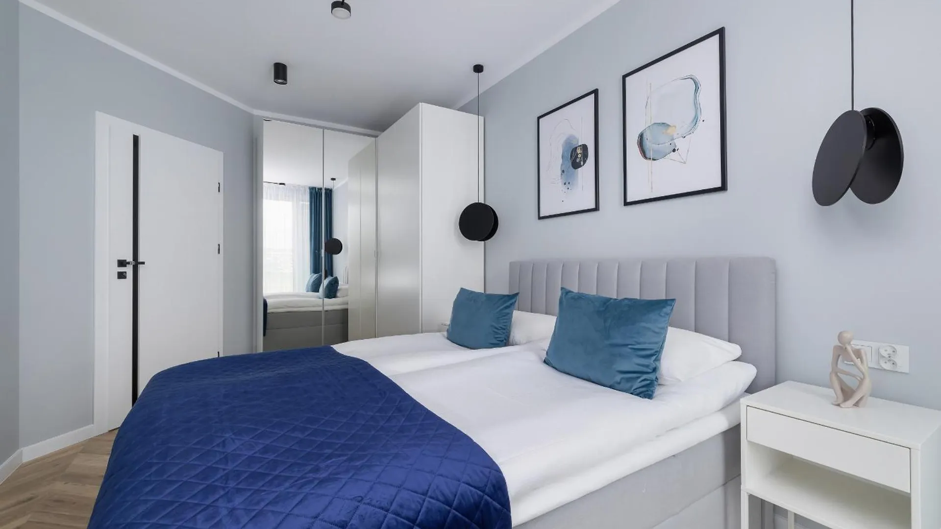 Unique Apartment With Balcony & Parking Zablocie Cracow By Renters Prestige Krakow Poland