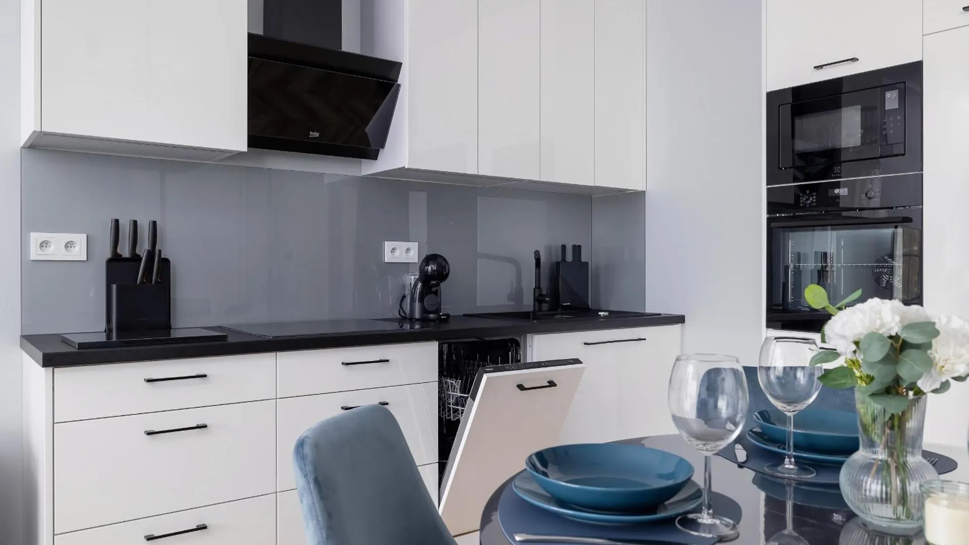 Unique Apartment With Balcony & Parking Zablocie Cracow By Renters Prestige Krakow